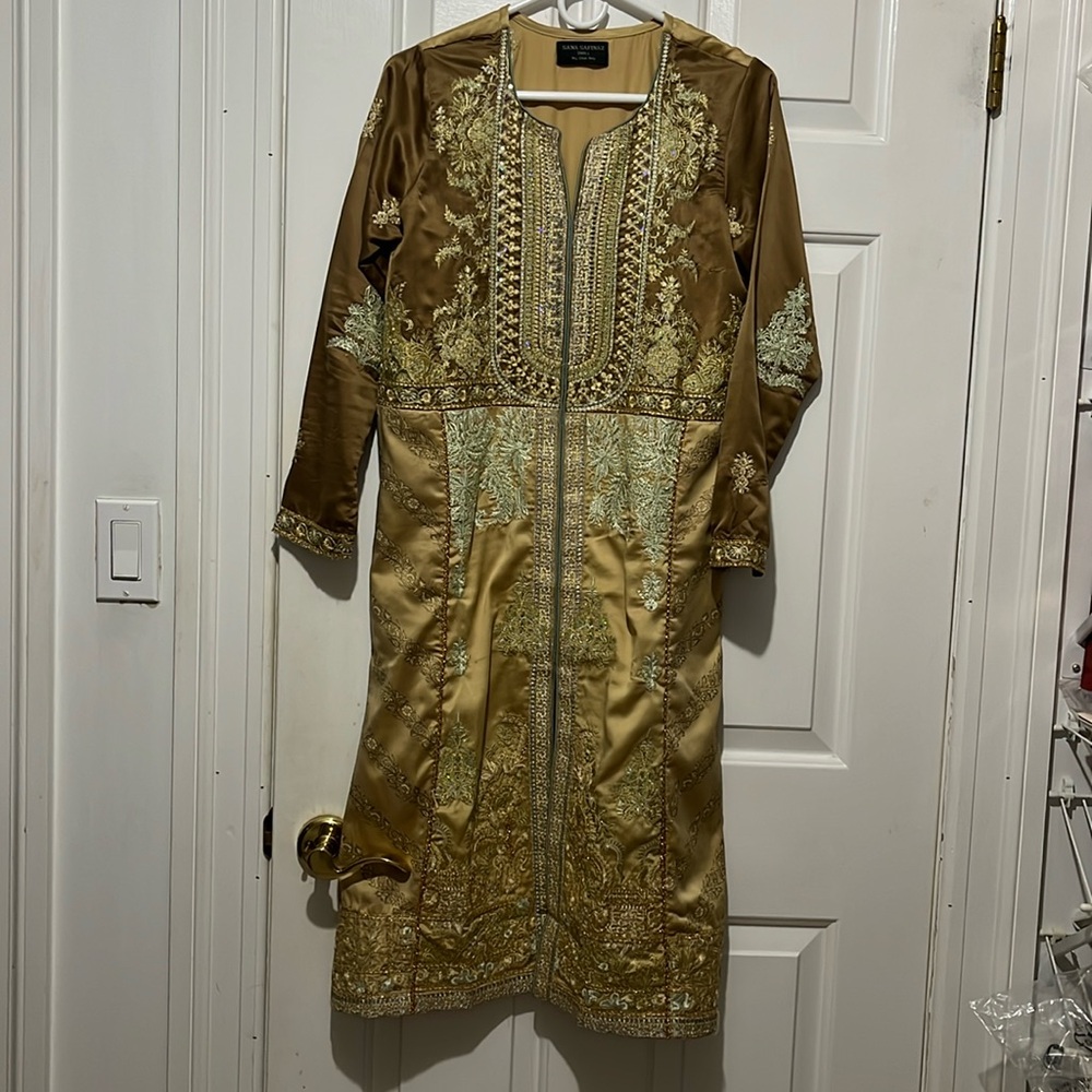 Sana safinas Pakistani / Indian outfit desi small
